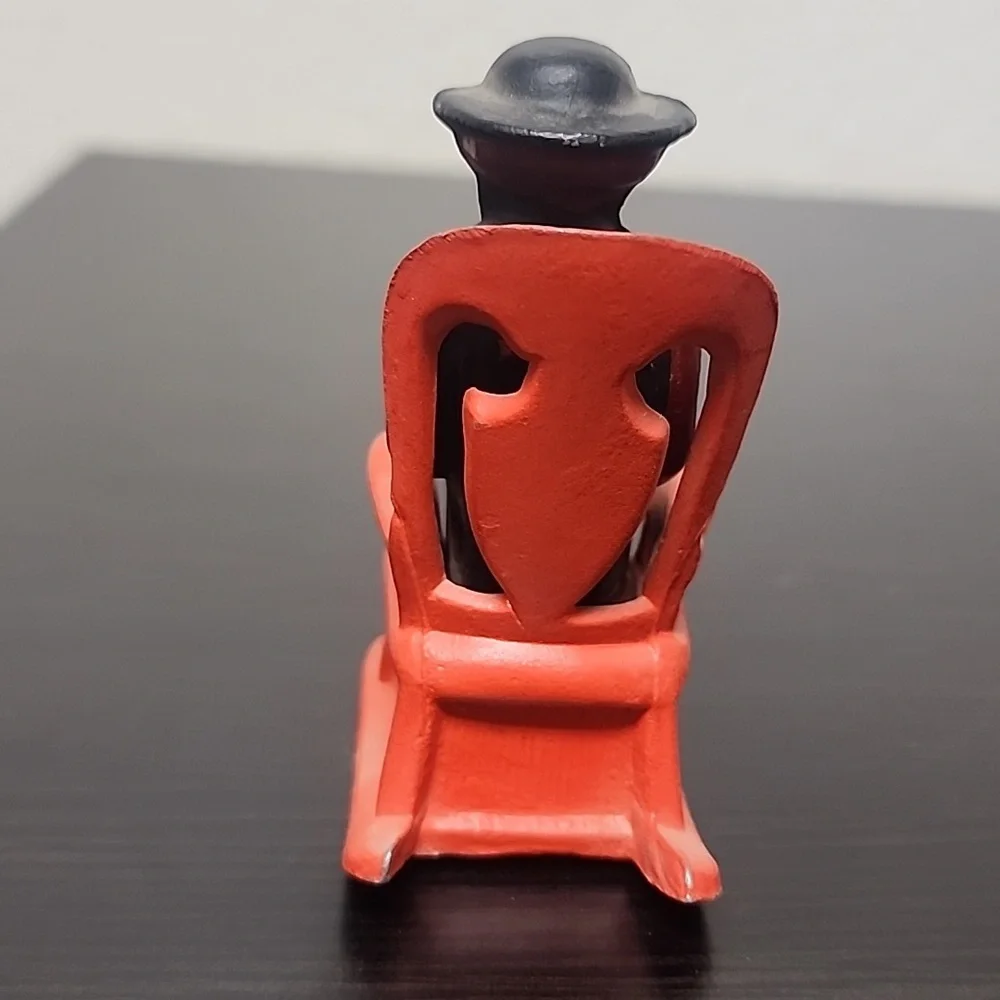 🥳 Cast Iron Amish Man In Rocking Chair - Salt & Pepper Shaker, Vintage